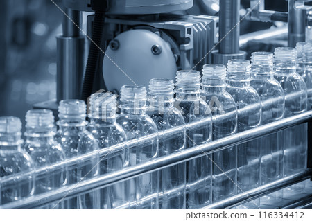 The hi-technology of drinking water manufacturing process. The hi-technology of drinking water manufacturing process. 116334412
