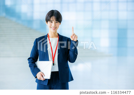 Business woman office 116334477