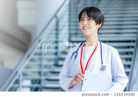 Female hospital 116334500