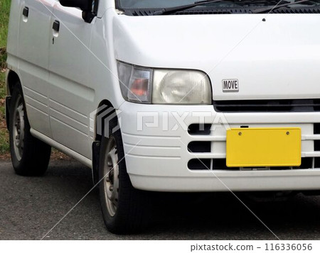 Car image: Front mask of the first generation Daihatsu Move 116336056