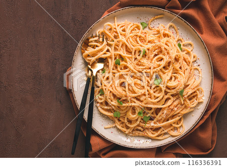 spaghetti carbonara, in creamy garlic sauce, pasta in white sauce, homemade, no people, 116336391