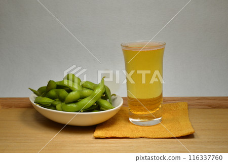edamame and beer 116337760