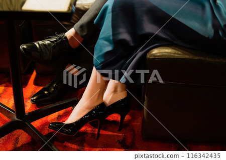 高跟鞋 高跟鞋 116342435