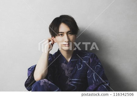 Young man in yukata 116342506