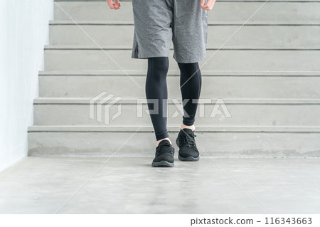 Foot/leg/muscle training for walking/walking men 116343663