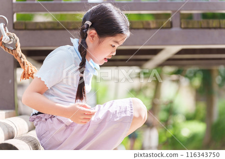小學生暑假戴冰環打田徑 116343750