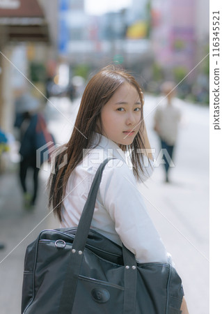 走在都市的女高中生 116345521