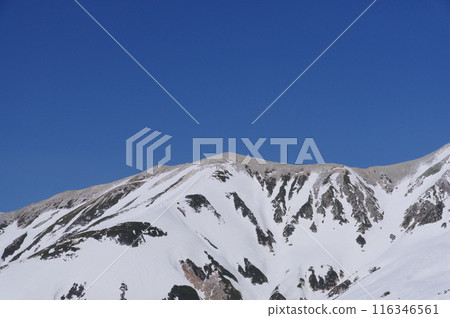 5月初的立山黑部阿爾卑斯山脈路線 - 從立山室堂平眺望正子山 116346561