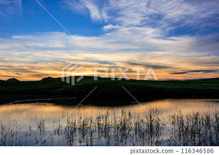 2024年夏天的索尼高原的日落景色。 2024年夏天的索尼高原的日落景色。 116346586