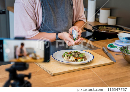 The chef is broadcasting live from workshop how to prepare a buckwheat pasta with lentils 116347767