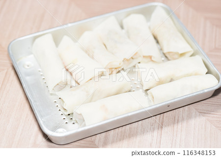 Fresh spring rolls on a tray 116348153