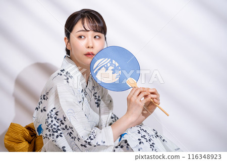 浴衣的小姐 116348923