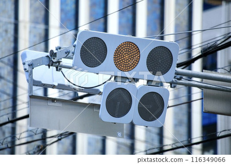 Flat traffic light (yellow light) 116349066
