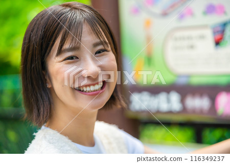 A woman traveling in Hakone A woman traveling A woman enjoying her holiday A woman traveling in Hakone A woman traveling A woman enjoying her holiday 116349237