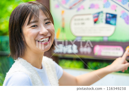 A woman traveling in Hakone A woman traveling A woman enjoying her holiday A woman traveling in Hakone A woman traveling A woman enjoying her holiday 116349238
