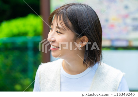 A woman traveling in Hakone A woman traveling A woman enjoying her holiday A woman traveling in Hakone A woman traveling A woman enjoying her holiday 116349240