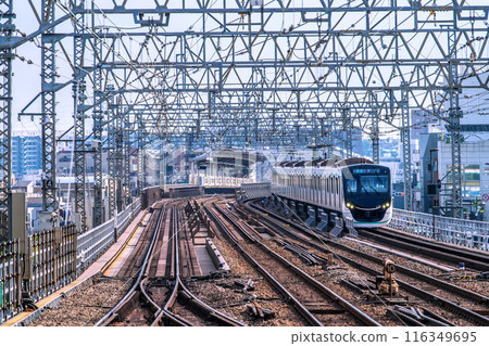 日本川崎城市景觀,七月。從二子玉川側看到二子新地站、半急行押上、東急2020系列列車等=第3 日本川崎城市景觀,七月。從二子玉川側看到二子新地站、半急行押上、東急2020系列列車等=第3 116349695