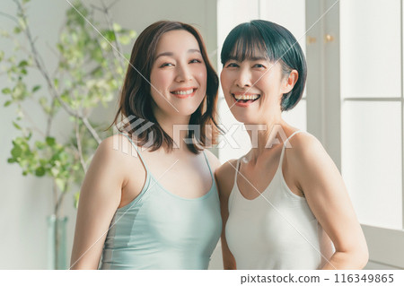 female, females, lady 116349865