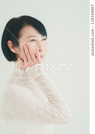 Skin care for women in their 50s 116349867