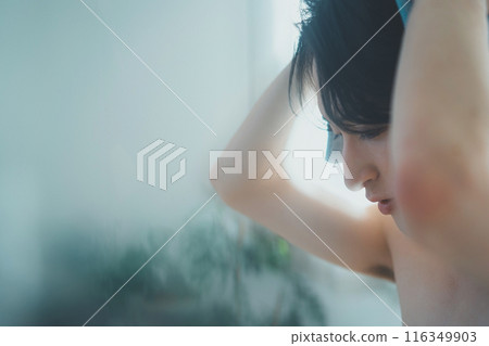 洗完澡後的年輕人 116349903