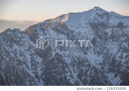 Early winter Northern Alps seen from the ridgeline of the Japanese Alps Snow piles up on top of the mountains Mountains of the Northern Alps covered in snow Early winter Northern Alps seen from the ridgeline of the Japanese Alps Snow piles up on top of the mountains Mountains of the Northern Alps covered in snow 116353009