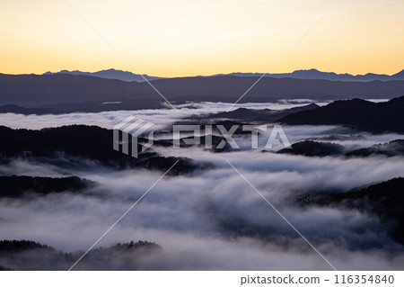 被雲海的壯觀景色所震撼 116354840