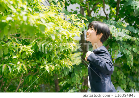 穿西裝的女人看起來很性感 116354943