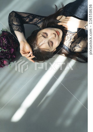 Women's fashion portrait Women's fashion portrait 116358636