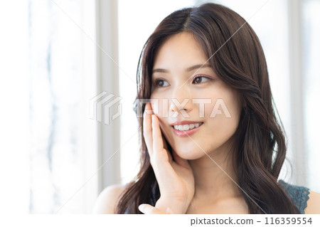 20多歲女性美女形象(黑長髮、無袖) 20多歲女性美女形象(黑長髮、無袖) 116359554