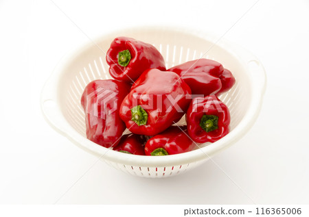 漏勺中的紅甜椒 116365006