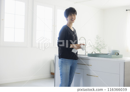 Woman in the kitchen 116366039
