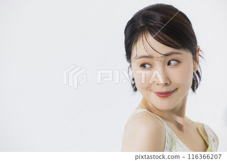 Sun-kissed beauty images 116366207