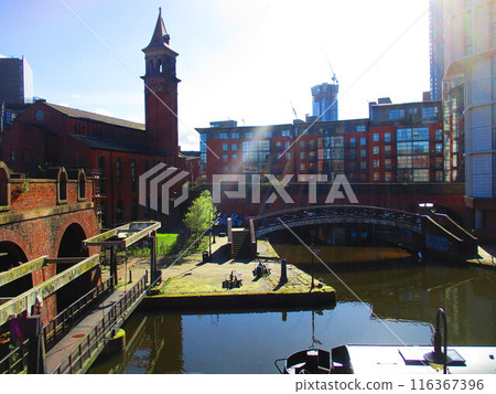 Manchester canals and cityscape 116367396