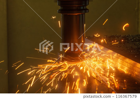 The burning chip from wear cutting tools on CNC milling machine. The burning chip from wear cutting tools on CNC milling machine. 116367579