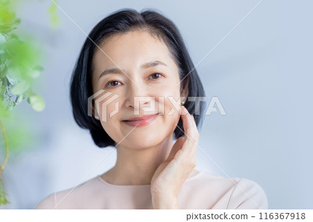 50多歲中年女子的美麗形象 50多歲中年女子的美麗形象 116367918