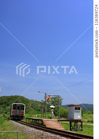 北海道的夏季，JR宗谷本線貫穿北海道北部崎嶇的鄉村，而額南站就在這條線路上，特別適合出行。 116369724