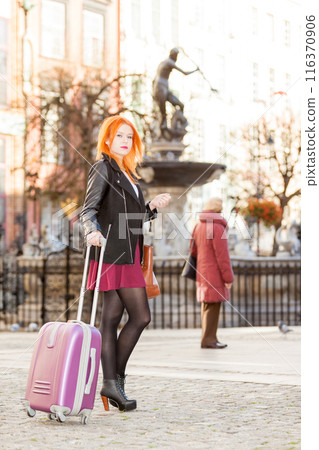 woman fashion girl with suitcase bag outdoor 116370906