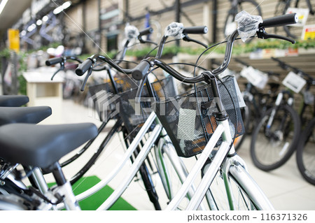 許多新自行車出售 許多新自行車出售 116371326