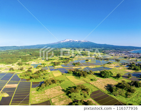 Mt. Chokai and Kujukushima (Nikaho City, Akita Prefecture) Mt. Chokai and Kujukushima (Nikaho City, Akita Prefecture) 116377916
