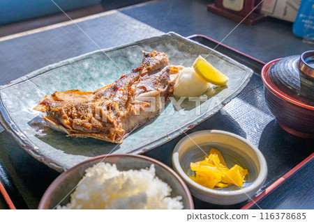 Grilled tuna collar set meal Grilled tuna collar set meal 116378685