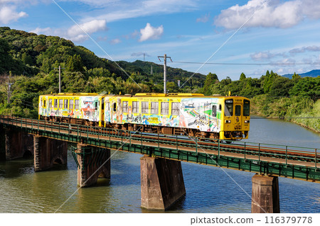 Karatsu Line Kiha 125 type (Romancing Saga wrapped train) crossing the Tokusue River 116379778