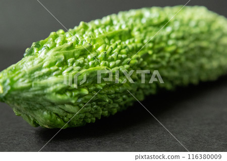 滷水苦瓜成分黑色背景 116380009