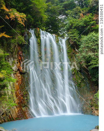 Kagoshima_Image of autumn leaves and Maruo Falls 116380451