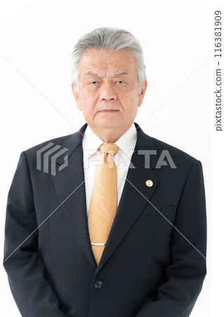 商業資深男律師 116381909