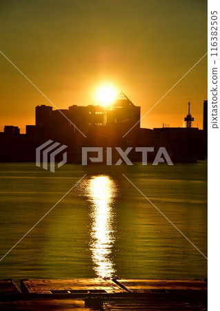 The sunrise seen from Takeshiba Pier 116382505