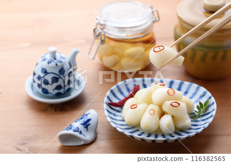 奶奶用甜醋醃製的醃菜 116382565