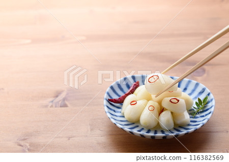 奶奶用甜醋醃製的醃菜 116382569