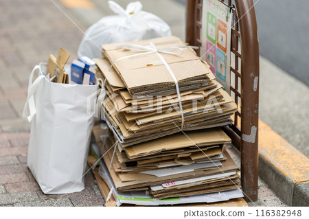 Cardboard Recyclable waste Cardboard Recyclable waste 116382948