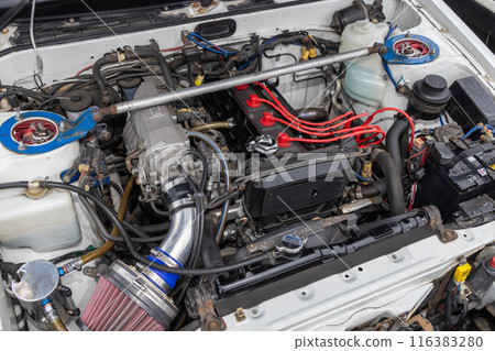 舊車的發動機艙 舊車的發動機艙 116383280