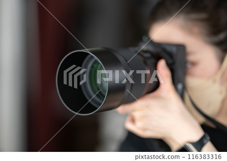 Photographer woman camera Photographer woman camera 116383316